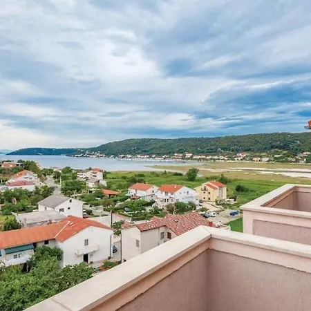 Apartment In With Sea View, Balcony, Air Conditioning, Wifi 3321-3