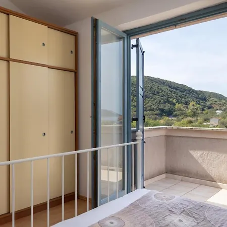 In With Sea View, Balcony, Air Conditioning, Wifi 3321-3 * Supetarska Draga
