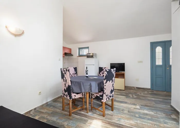 In With Sea View, Balcony, Air Conditioning, Wifi 3321-3 * Supetarska Draga