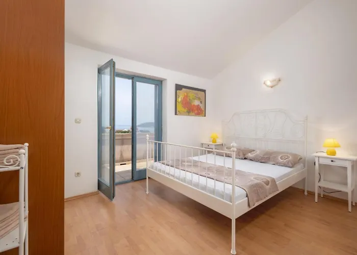In With Sea View, Balcony, Air Conditioning, Wifi 3321-3 Supetarska Draga