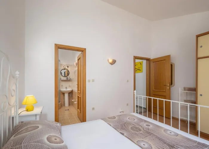 In With Sea View, Balcony, Air Conditioning, Wifi 3321-3 * Supetarska Draga
