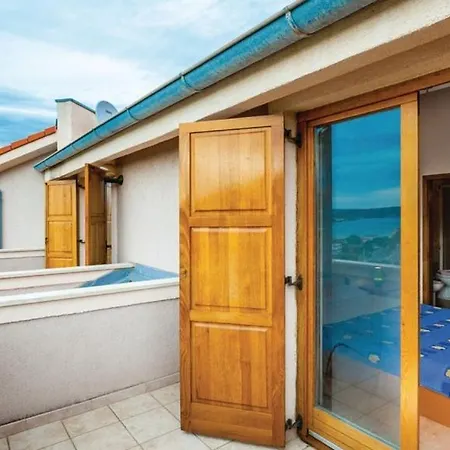 Apartament In With Sea View, Balcony, Air Conditioning, Wifi 3321-3