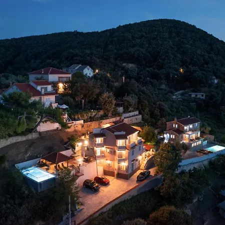 In With Sea View, Balcony, Air Conditioning, Wifi 3321-3 Supetarska Draga